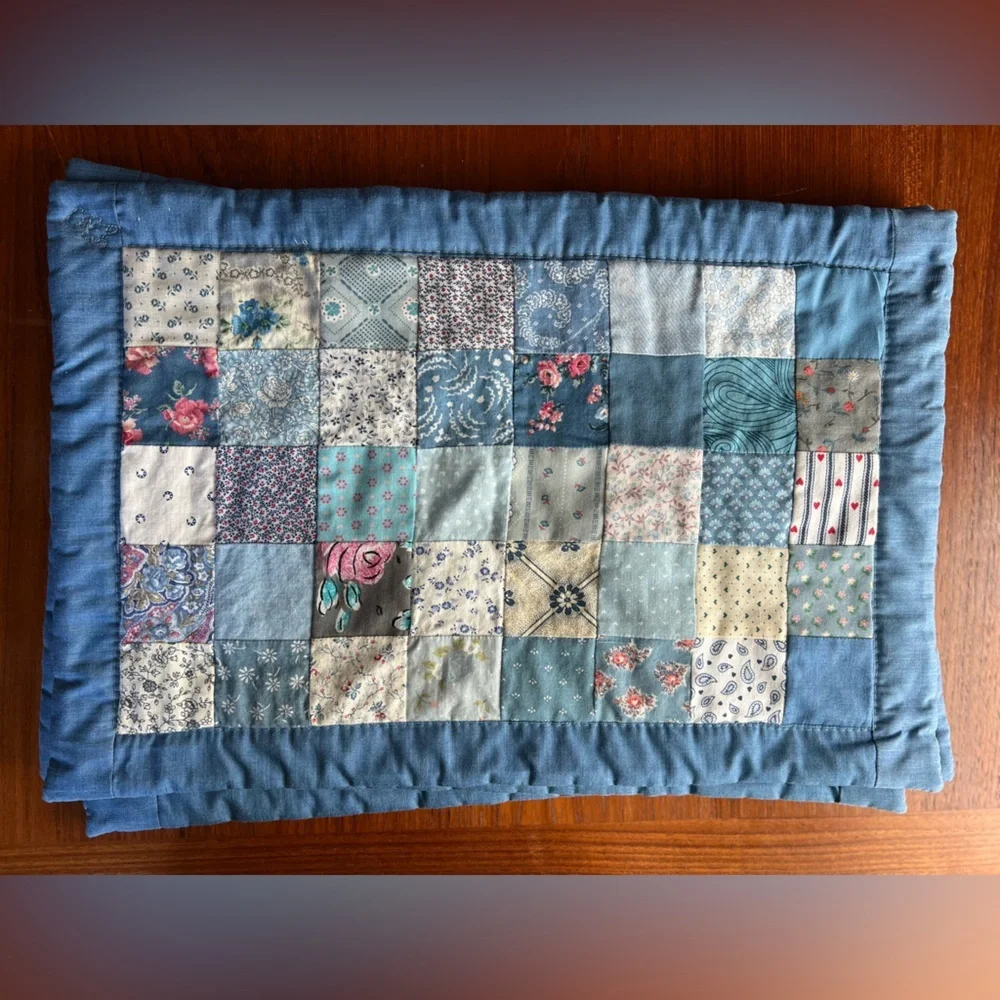 Set of 4 Vintage Quilted Patchwork Placemats Floral Cottagecore Farmhouse